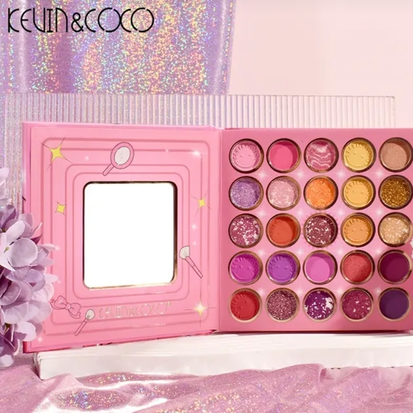 Kevin and Coco Makeup Palette - Picture 4 of 7
